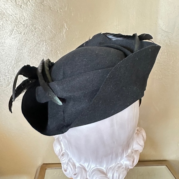 DEBONAIR 1930\'s BLACK FELT HAT + UPTURNED BRIM + IRIDESCENT ROOSTER FEATHER TRIM main image 5